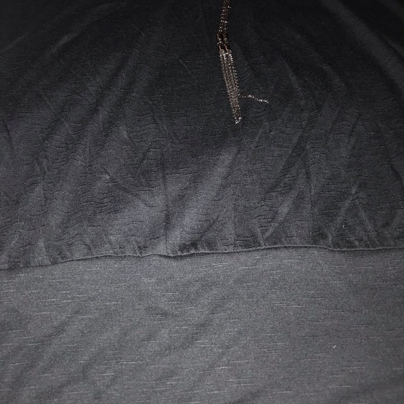 Black short sleeves top with metal removable tie - Picture 7 of 8